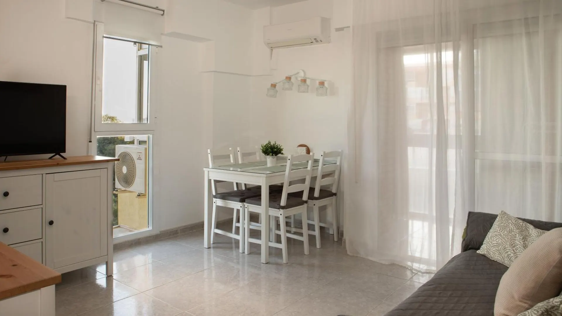 Blue Horizon 1Bedroom Apartment 베날마데나코스타