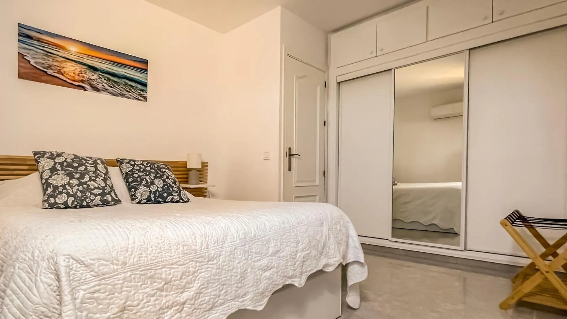 Blue Horizon 1Bedroom Apartment 베날마데나코스타 0*,  스페인